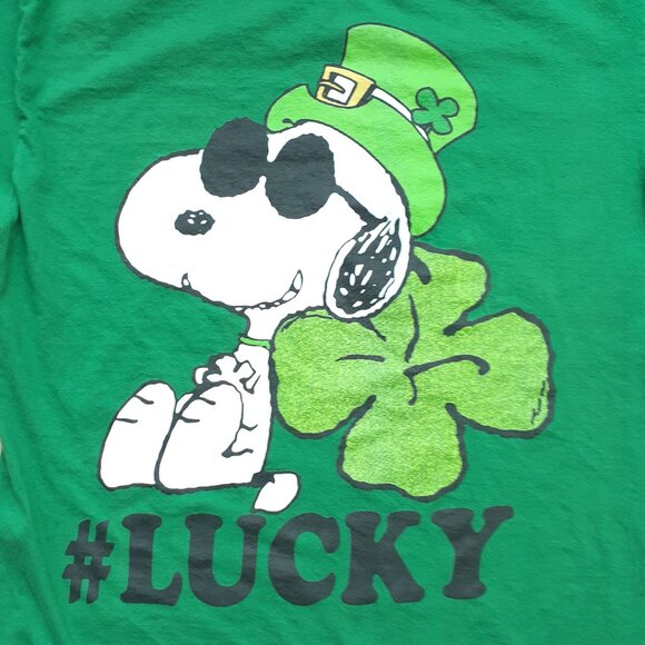 Snoopy #Lucky - St. Patrick's Day - New Medium Green T-Shirt - Picture 2 of 4